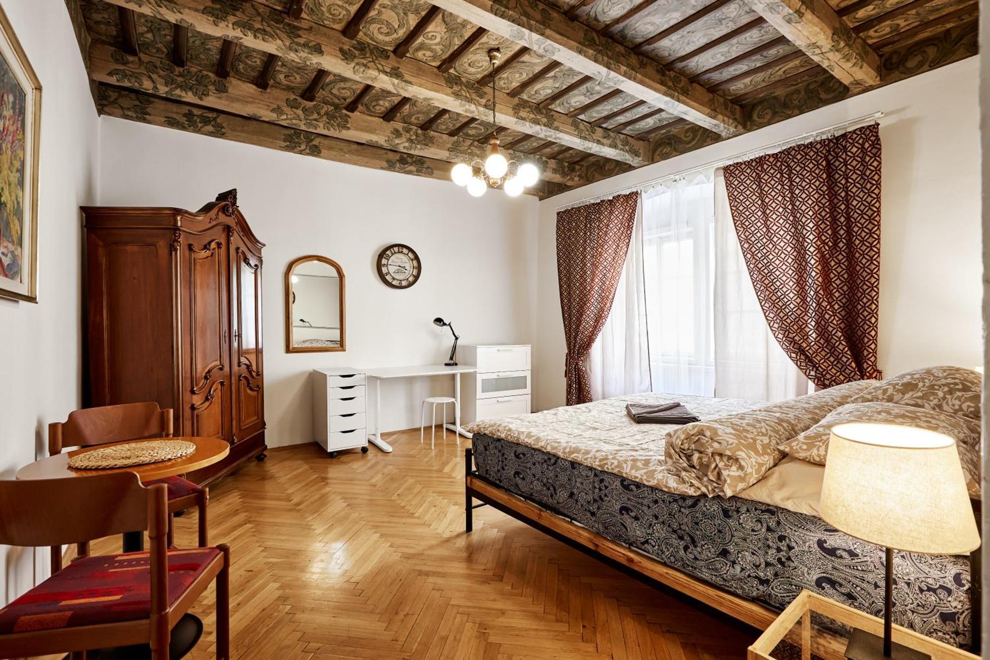 Appartamento At The Blue Lion & Parking Assistance Praga Esterno foto