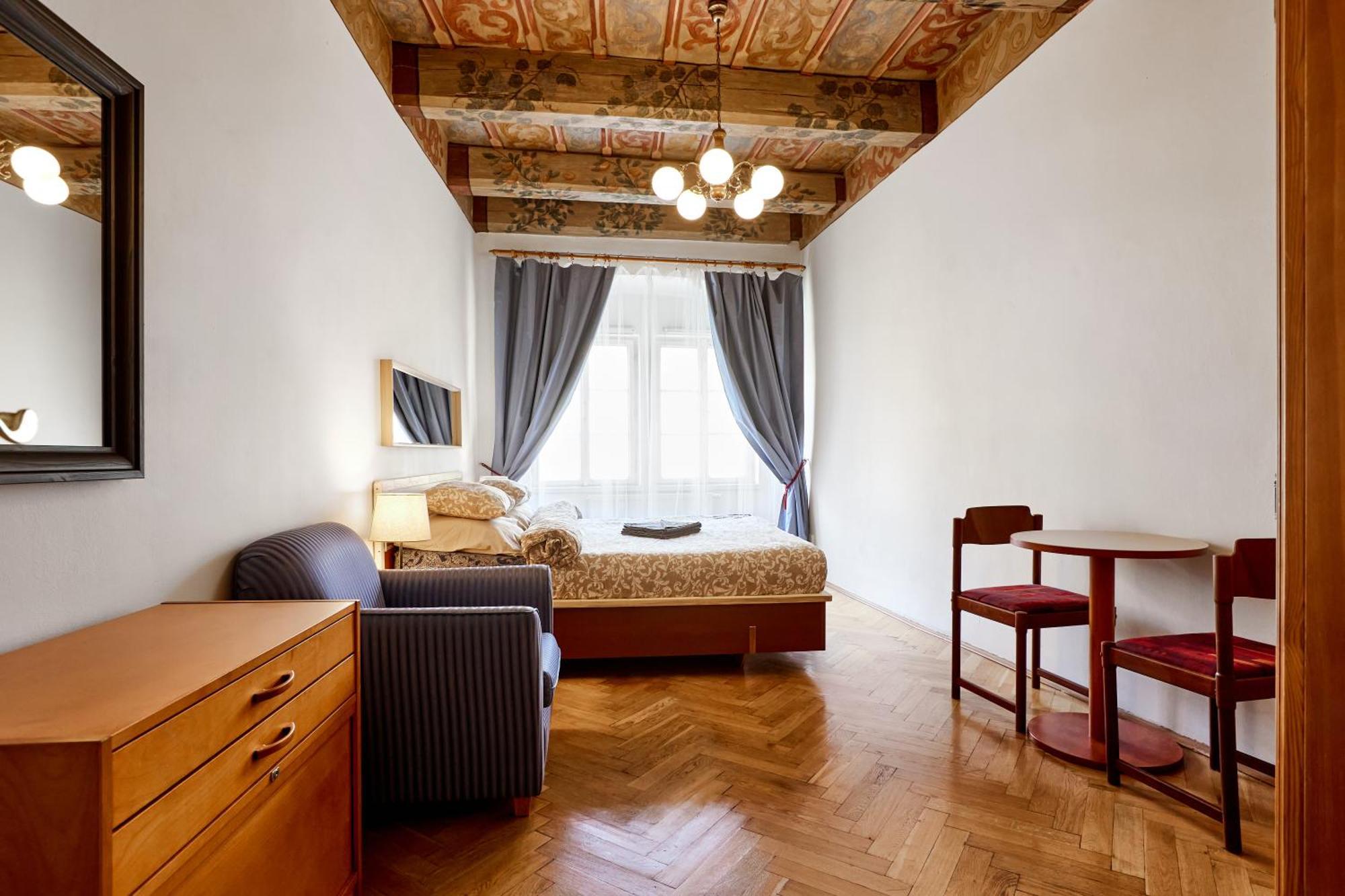 Appartamento At The Blue Lion & Parking Assistance Praga Esterno foto