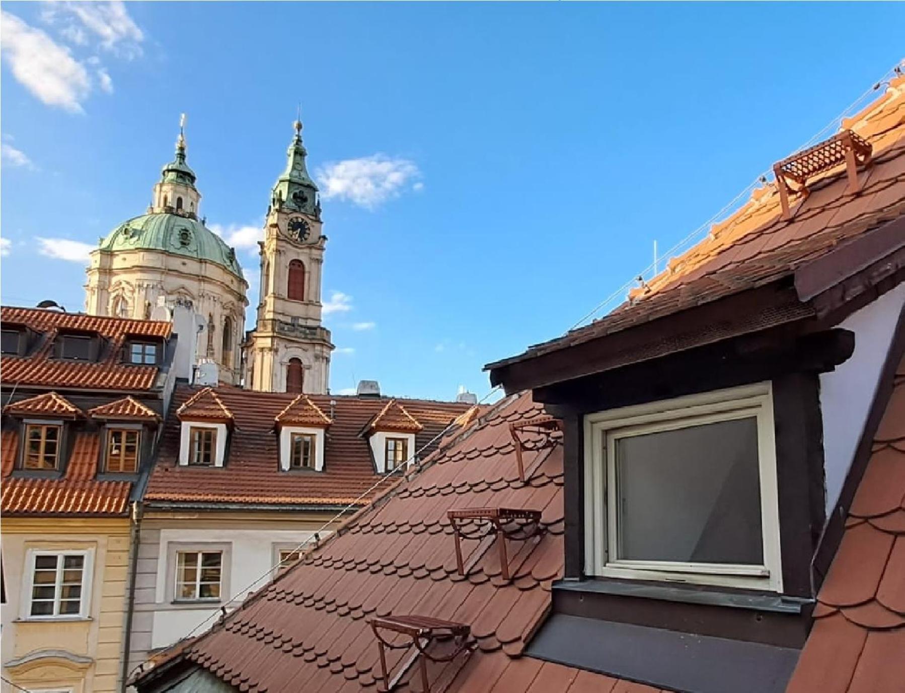 Appartamento At The Blue Lion & Parking Assistance Praga Esterno foto