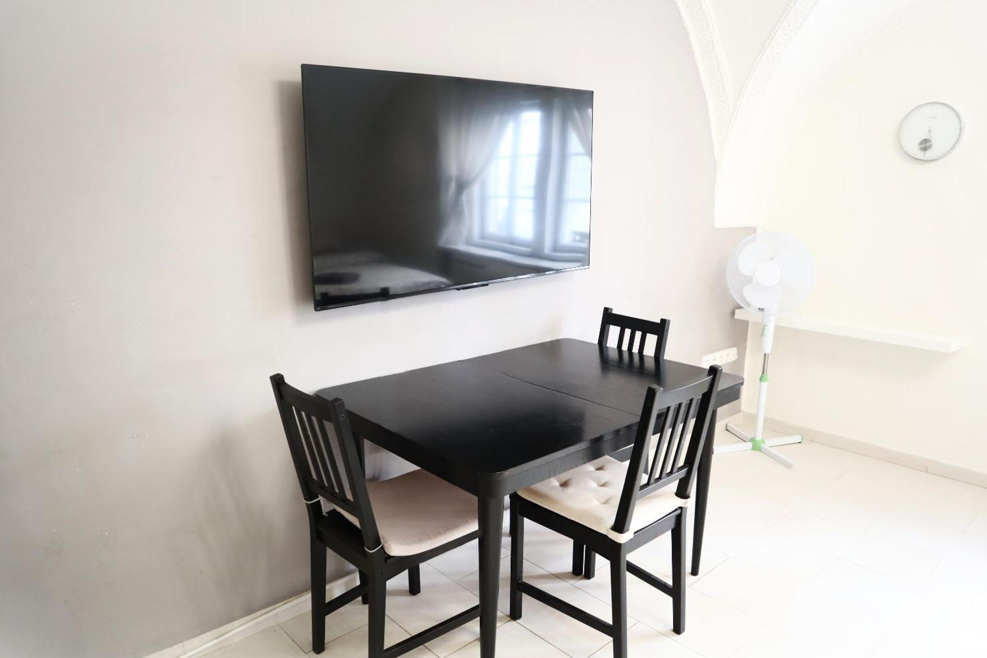 Appartamento At The Blue Lion & Parking Assistance Praga Esterno foto